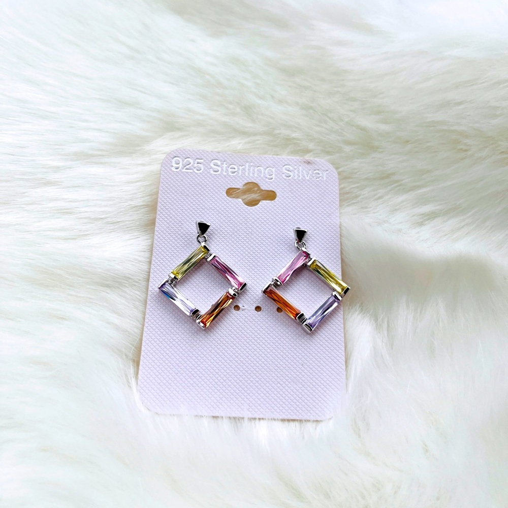 .925 Sterling silver spring square earrings